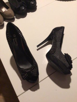 Zapatos de tacón beige y negro talla 41