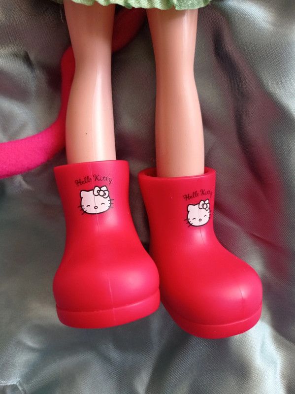 Bambola Mia Hello Kitty Giardiniera