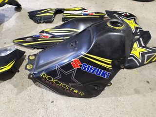 Suzuki DRZ 400 Depósito y Plásticos