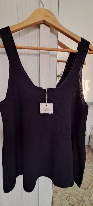 Blusa negra sin mangas talla , M