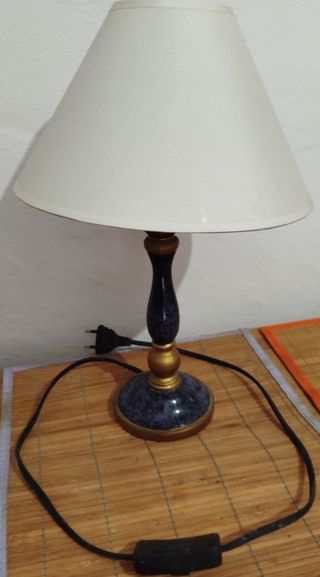 LÁMPARA DE MESA