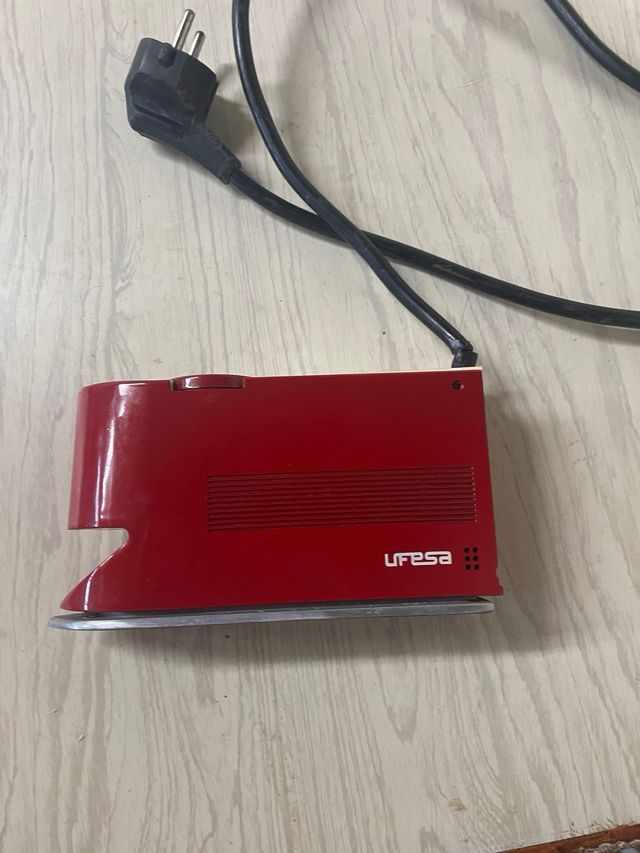 Plancha de viaje Ufesa