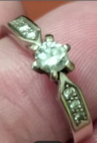 Anillo de diamantes plata