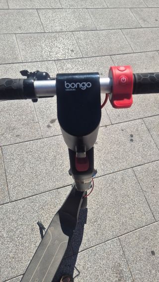 Patinete eléctrico con cargador