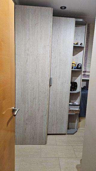 Mobile ad angolo in legno beige/grigio