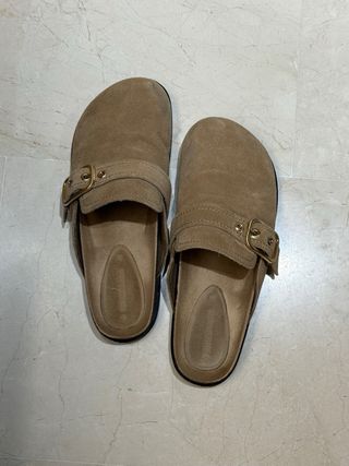 Zuecos de piel Stradivarius