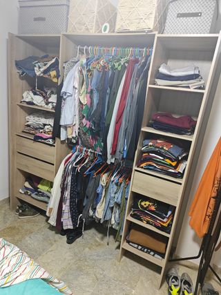 Armario vestidor de madera
