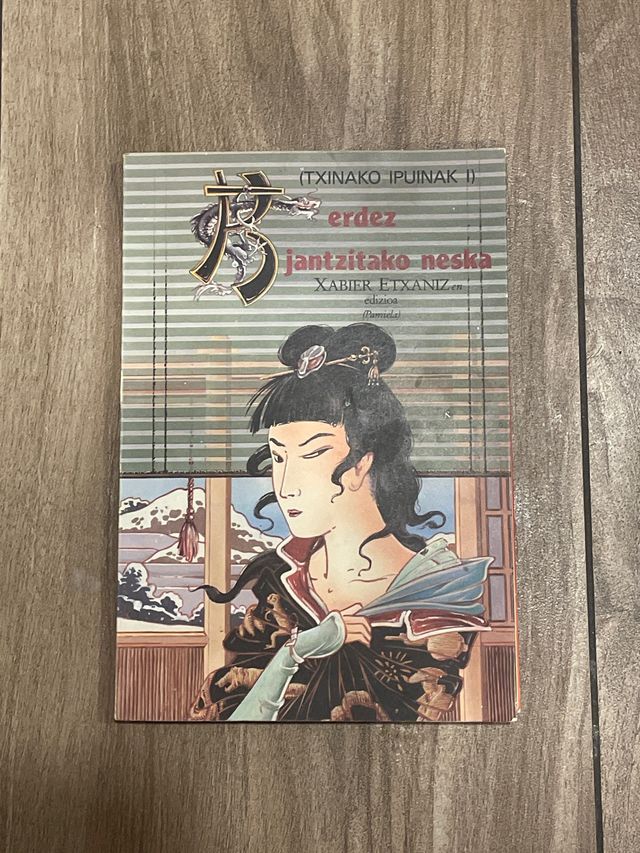 Berdez jantzitako neska
(TXINAKO IPUINAK I)