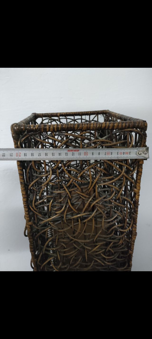 Lámpara de pie de mimbre y metal ikea