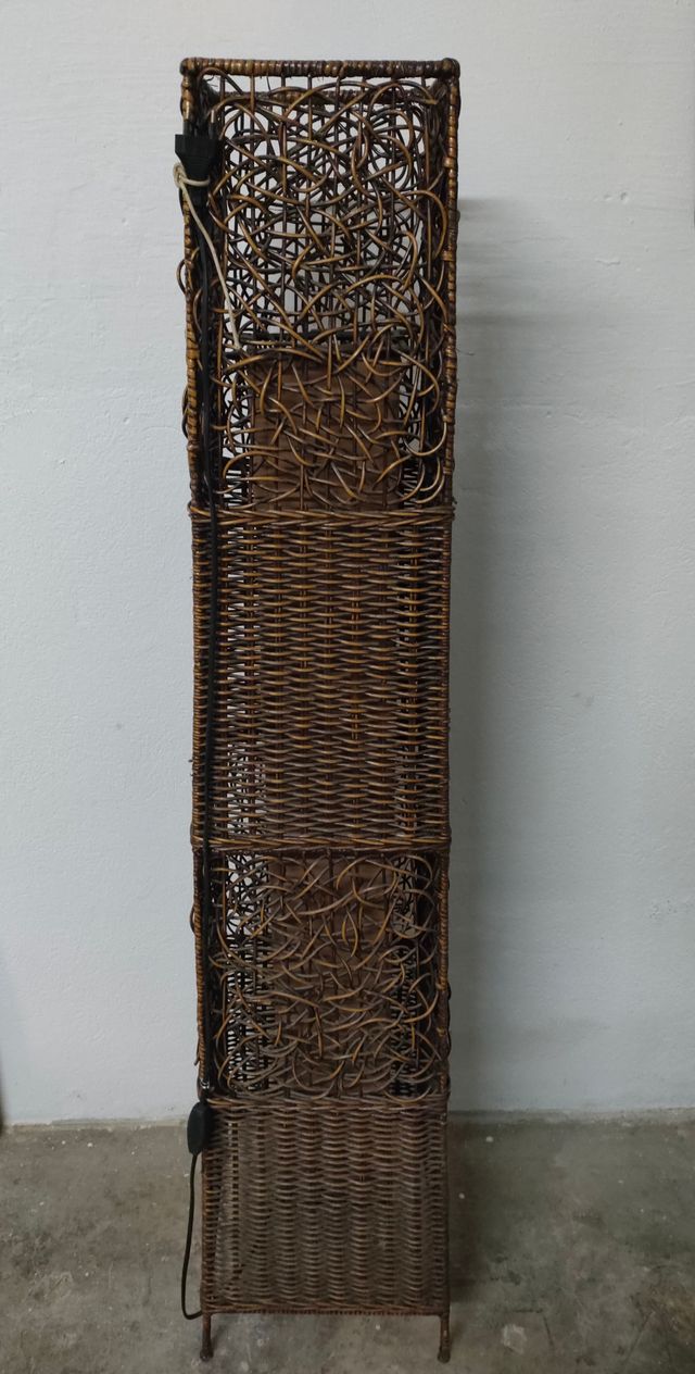 Lámpara de pie de mimbre y metal ikea