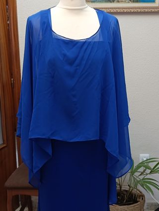 Vestido de fiesta azul con capa Talla 46
