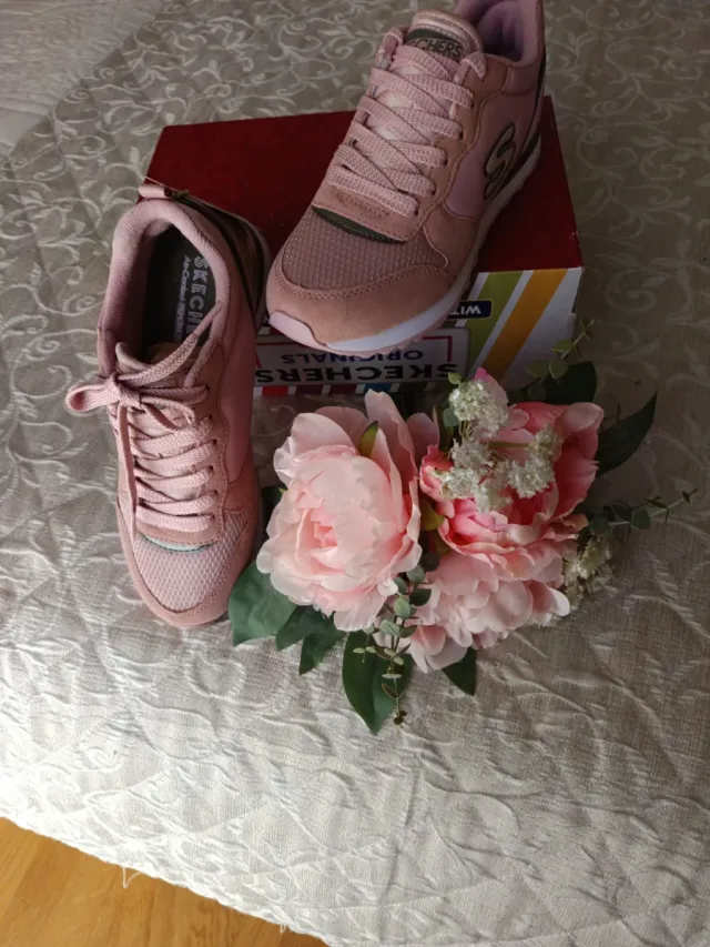 Zapatillas Skechers Talla 37 Rosa y Dorado