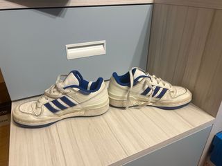 Zapatillas Adidas niño blancas y azules