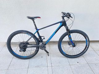 Bicicleta Merida de carbono, 27,5 pulgadas. MTB