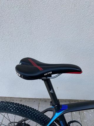 Bicicleta Merida de carbono, 27,5 pulgadas. MTB
