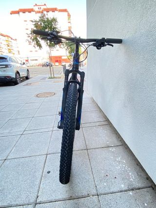 Bicicleta Merida de carbono, 27,5 pulgadas. MTB