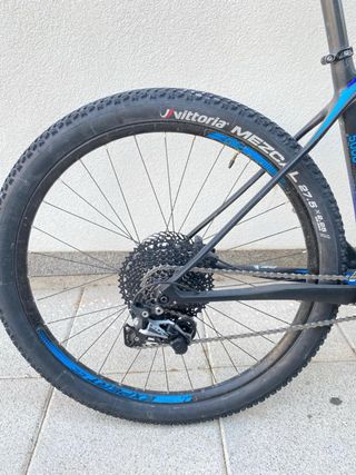 Bicicleta Merida de carbono, 27,5 pulgadas. MTB