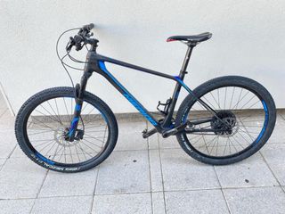 Bicicleta Merida de carbono, 27,5 pulgadas. MTB