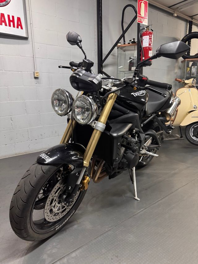 Triumph Street Triple 675 A2 2010