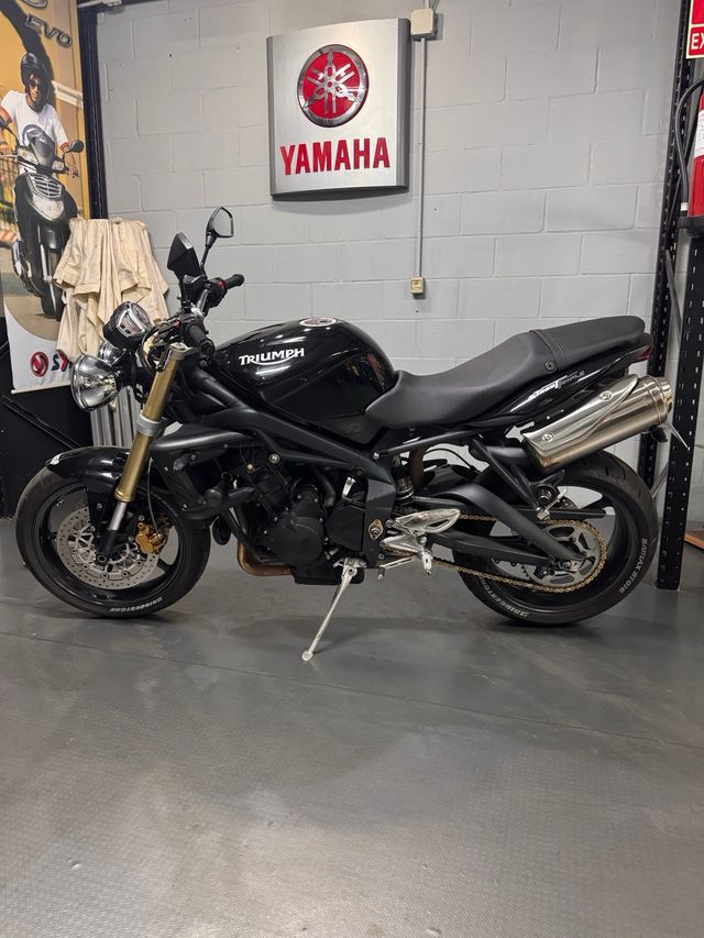 Triumph Street Triple 675 A2 2010