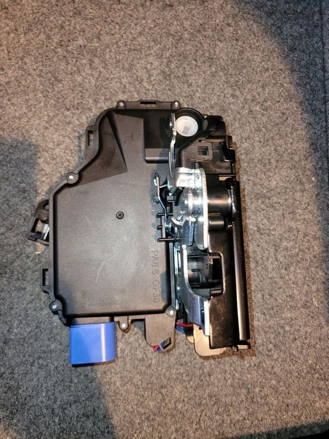 Cerradura puerta seat ibiza 6L