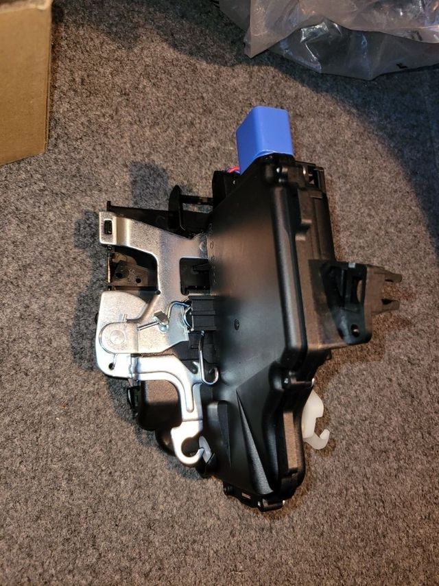 Cerradura puerta seat ibiza 6L