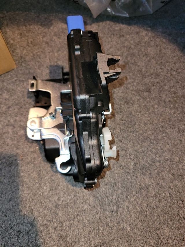 Cerradura puerta seat ibiza 6L