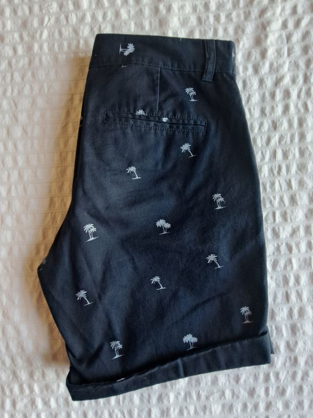 Pantalón corto estampado palmeras Primark Talla M