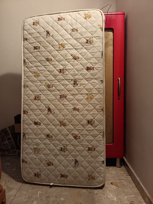 Colchón pequeño infantil (se regala funda)