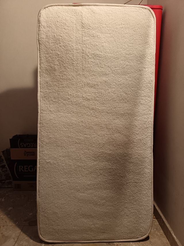 Colchón pequeño infantil (se regala funda)