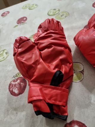 Guantes de boxeo rojos blanditos
