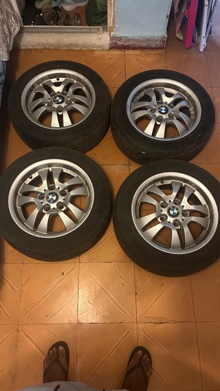 4 llantas con neumáticos para BMW E90 316,318...