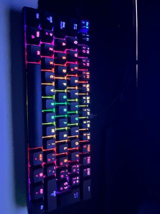 Teclado ISY y Ratón Logitech Gaming, con cable.