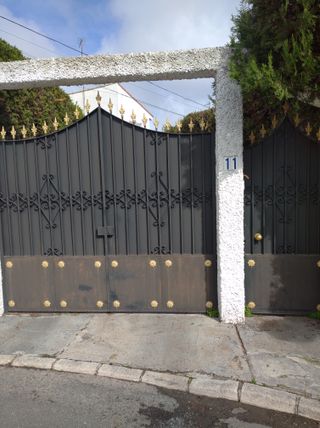 Puerta de entrada de calle