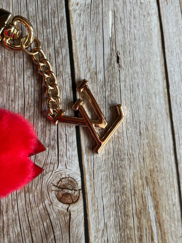 Llavero Flor Roja murakami Louis Vuitton