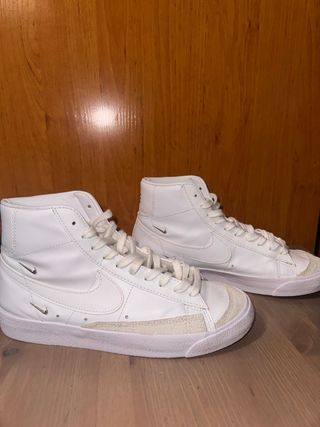 Nike Blazer Mid 77 Blancas