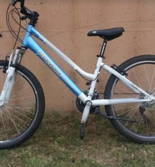 Bicicleta Infantil CONOR 24'. En bon estat.