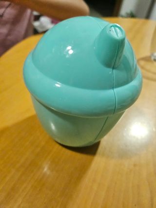 Bebe Llorón con accesorios. Tiene luz.