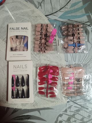 Set de uñas postizas variadas