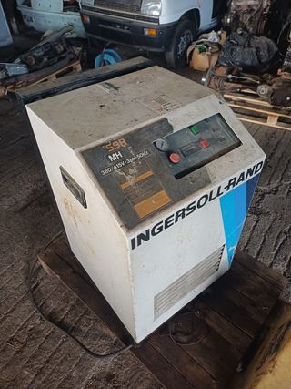 Compresor aire tornillo Ingersoll Rand SSR MH5.5