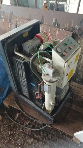 Compresor aire tornillo Ingersoll Rand SSR MH5.5