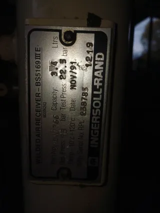 Compresor aire tornillo Ingersoll Rand SSR MH5.5