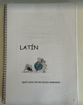 Gramática de latín encuadernada