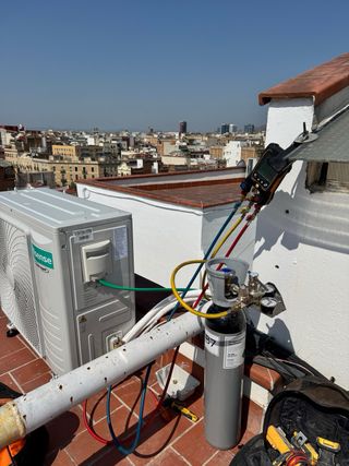 Electricista, fontanero, aires acondicionados