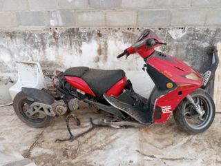 Se vende derbi Predator