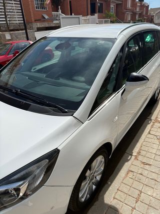 Opel Zafira Tourer 2014