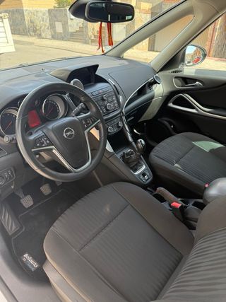 Opel Zafira Tourer 2014
