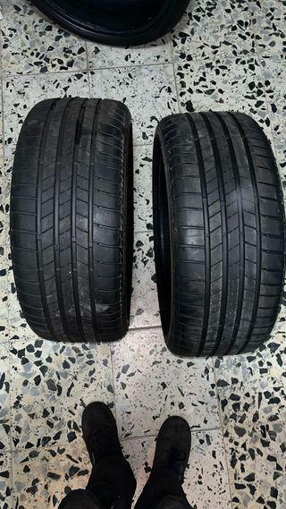 Neumático Bridgestone 225/40/18 92Y
T005