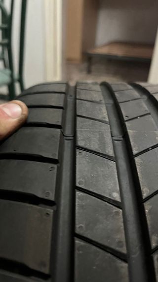 Neumático Bridgestone 225/40/18 92Y
T005
