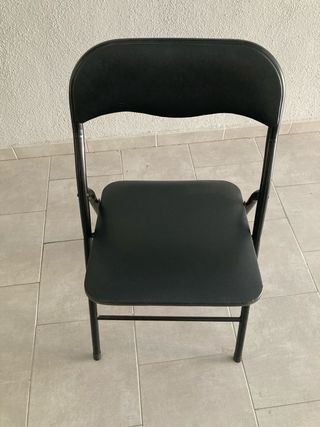 Silla plegable auxiliar negra